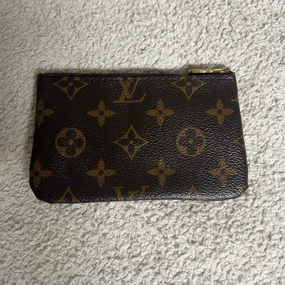 Louis Vuitton Key Pouch - Picture 1 of 3